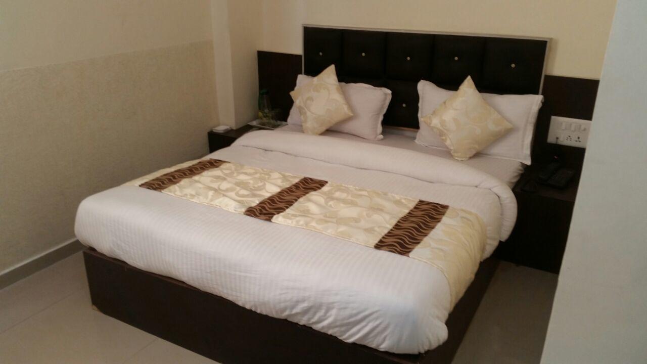 Hotel Cg Plaza 阿穆达巴 外观 照片